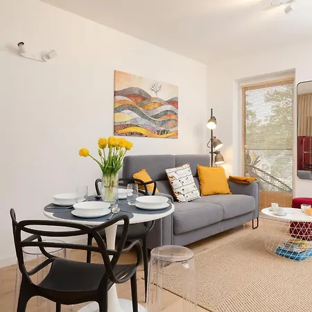 Baltic With Parking By Renters