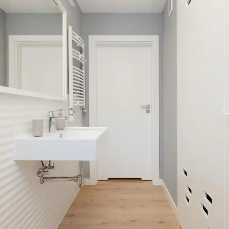 Baltic With Parking By Renters * ポビエロボ